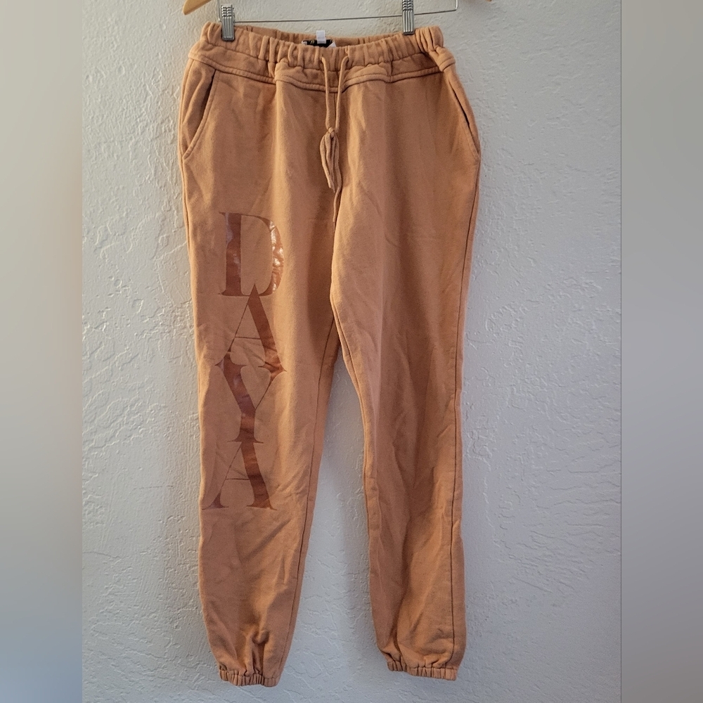 Daya By Zendaya Joggers Size Small